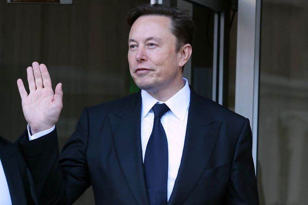 Elon Musk anunţă inevitabilitatea unui război civil în Marea Britanie